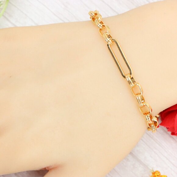 "Trendy Handmade Bracelet – A Thoughtful Gift for Girls & Women | UNVRC1512 - Picture 1 of 10